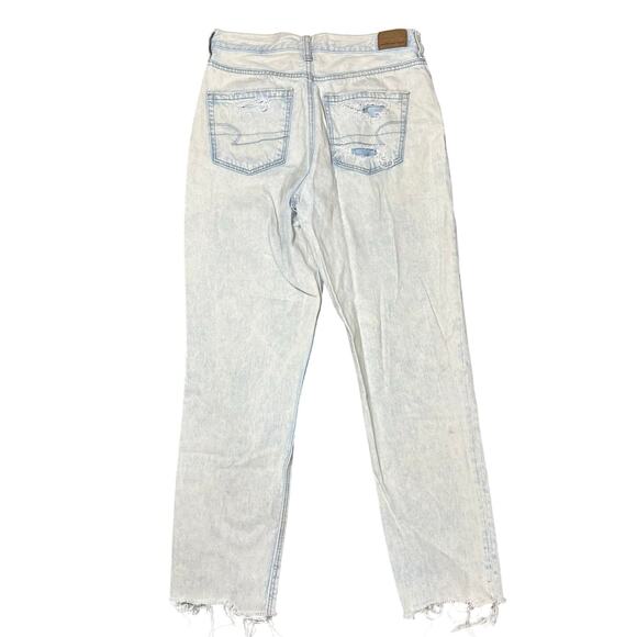 American Eagle Outfitters Mom Jean Light Wash Distressed - Picture 3 of 6
